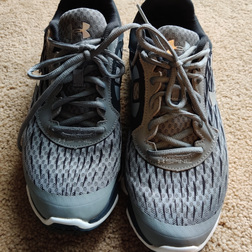 Under Armour Spine Disrupt sz 10.5